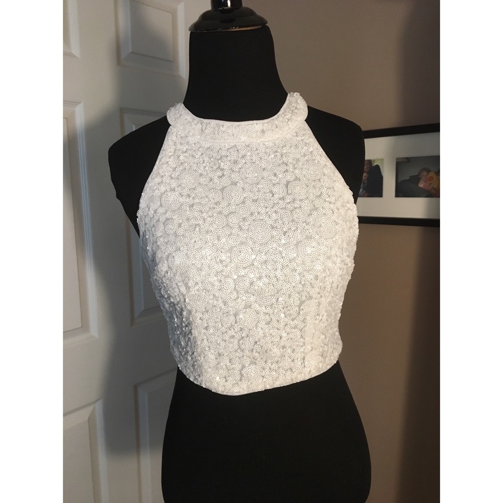 White crop top